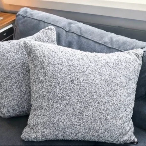 Anthropologie boucle square pillow 22x22 - Picture 7 of 7